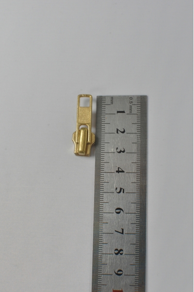 ZIP098  金銅金屬拉鏈頭 45度照